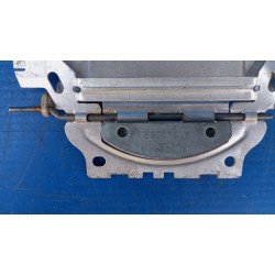 89023998 OBUDOWA RAMKI PRZESŁONA SOCZEWKI LAMPY PRZÓD AUDI A4 B6 XENON