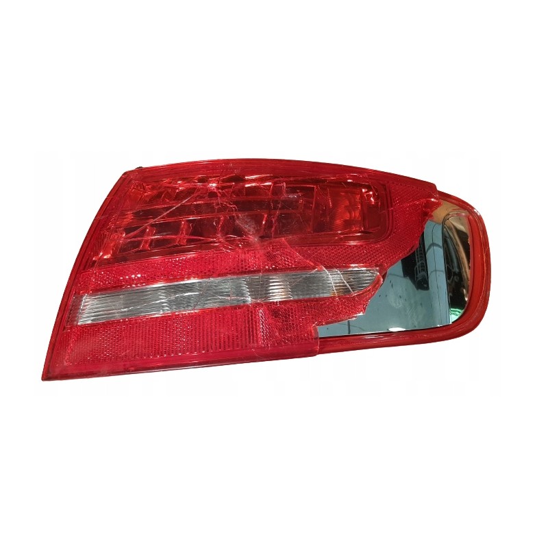 AUDI A4 B8 AVANT LAMPA TYLNA TYŁ PRAWA 8K9945096B