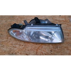 LAMPA PRAWY PRZÓD MITSUBISHI CARISMA LIFT EU