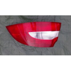 LAMPA PRAWY TYŁ SKODA SUPERB II 3T5945096