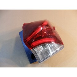 LAMPA PRAWY TYŁ TYLNA TOYOTA AURIS II LIFT KOMBI