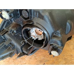 LAMPA PRAWY PRZÓD EU MAZDA 2 II DJ