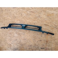 KRATKA GRILL ATRAPA ZDERZAKA PRZÓD 623104F100 NISSAN MICRA K11