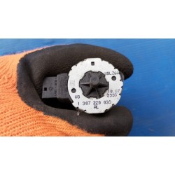 SILNICZEK REGULACJI LAMPY PRZÓD XENON 1307220033 BMW X3 ALFA ROMEO 147