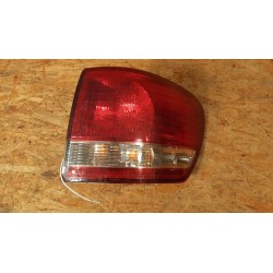 LAMPA PRAWY TYŁ TOYOTA AVENSIS VERSO