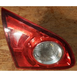 NISSAN QASHQAI J10 LAMPA TYLNA TYŁ LEWA W KLAPĘ 26555JD800