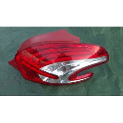 LAMPA PRAWY TYŁ PEUGEOT 208 EU 9672628380