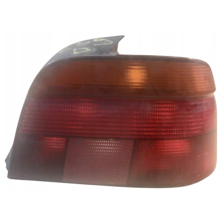 BMW E39 SEDAN LAMPA PRAWY TYŁ TYLNA 8358032