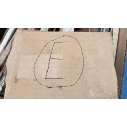 SYCV026G-024-02 ŚLIZG BŁOTNIKA LEWY PRZÓD MOCOWANIE VW PASSAT B6