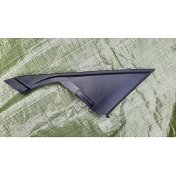 ZAŚLEPKA TRÓJKĄT DRZWI INFINITI FX35 FX45 S50