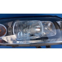 LAMPA REFLEKTOR PRZOD PRAWY PRAWA VOLVO XC70 V70 XENON 30698848 EUROPA
