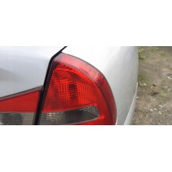 LAMPA TYLNA PRAWA MITSUBISHI CARISMA HB LIFT EU