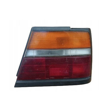 NISSAN BLUEBIRD U11 1983-1991 LAMPA PRAWY TYŁ ORYGINAŁ