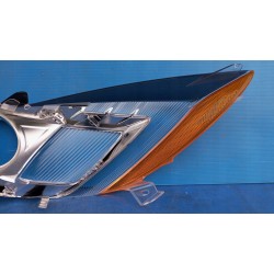 ODBŁYŚNIK ŚRODEK LAMPY OBUDOWA LAMPA PRAWY PRZÓD XENON OPEL INSIGNIA A