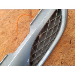 KRATKA GRILL ATRAPA ZDERZAKA PRZÓD 623102N410 NISSAN ALMERA N15