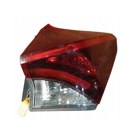 LAMPA PRAWY TYŁ TOYOTA AURIS II LIFT