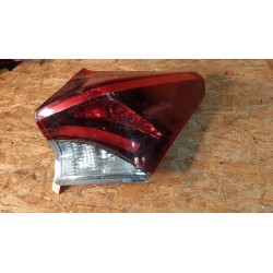 LAMPA PRAWY TYŁ TOYOTA AURIS II LIFT