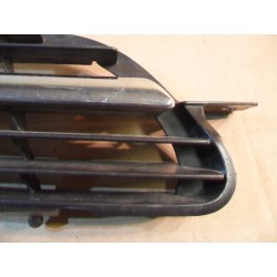 ATRAPA KRATKA PRAWA GRILL NISSAN ALMERA TINO