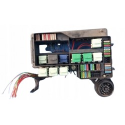 BMW 3 E36 CABRIO 1.6 1387590 SKRZYNKA BEZPIECZNIKÓW