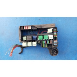 BMW 3 E36 CABRIO 1.6 1387590 SKRZYNKA BEZPIECZNIKÓW