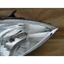 LAMPA PRAWY PRZÓD REFLEKTOR EU SUZUKI SWIFT V 5 MK7 2010-