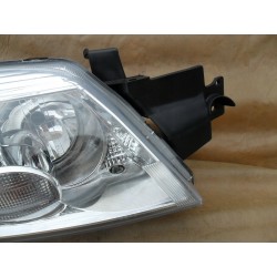 LAMPA PRAWY PRZÓD REFLEKTOR EU MITSUBISHI OUTLANDER I 2003-