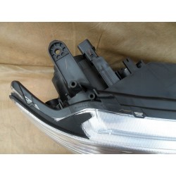 LAMPA PRAWY PRZÓD REFLEKTOR EU MITSUBISHI OUTLANDER I 2003-