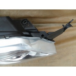 LAMPA PRAWY PRZÓD REFLEKTOR EU MITSUBISHI OUTLANDER I 2003-