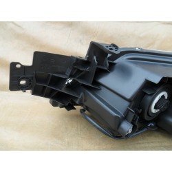 LAMPA PRAWY PRZÓD REFLEKTOR EU MITSUBISHI OUTLANDER I 2003-
