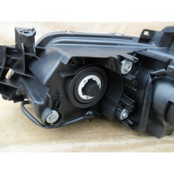 LAMPA PRAWY PRZÓD REFLEKTOR EU MITSUBISHI OUTLANDER I 2003-