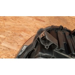 I090094 NISSAN NV200 LAMPA PRAWY PRZÓD EU