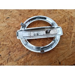 EMBLEMAT ZNACZEK LOGO PRZÓD 8200189430 91168900 NISSAN PRIMASTAR