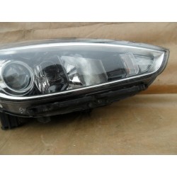 LAMPA PRAWY PRZÓD REFLEKTOR EU 92102-Q4020 HYUNDAI I30 III 3