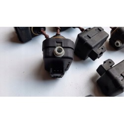 SILNICZEK LAMPY REFLEKTORA NISSAN MICRA K12