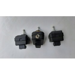 SILNICZEK LAMPY REFLEKTORA NISSAN MICRA K12