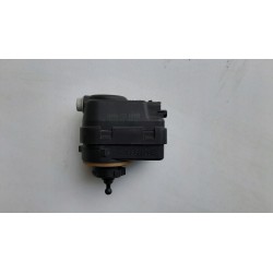 SILNICZEK LAMPY REFLEKTORA NISSAN MICRA K12