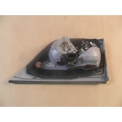 BMW X3 E83 LAMPA TYLNA PRAWA W KLAPE KLAPY