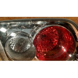 MAZDA 6 KOMBI LAMPA TYLNA TYŁ LEWA W KLAPĘ 226-61974