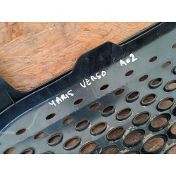 53111-52050 ATRAPA GRILL ORYGINAŁ TOYOTA YARIS VERSO