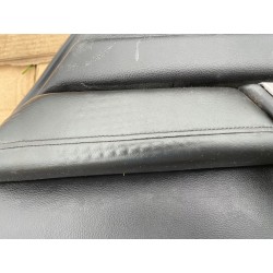 BOCZEK TAPICERKA PRAWY TYŁ INFINITI FX35 FX45