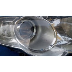 LAMPA PRAWY PRZÓD UK VW PASSAT B6 3C0941006T IGŁA SOCZEWKA