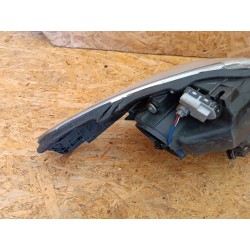 LAMPA PRAWY PRZÓD TOYOTA AVENSIS III T27 08- 81126-05310