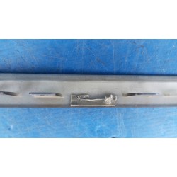 213250-02R VOLKSWAGEN TOUAREG III 7G0 LISTWA LAMPY PRAWY PRZÓD 21325002R